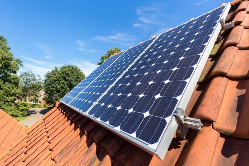 Une installation photovoltaïque sur un toit dans le Gard